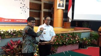 Anies Anjurkan Wisata Sekolah Lihat Sampah di TPST Bantar Gebang