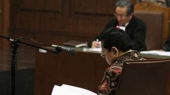 Terdakwa korupsi e-KTP Setya Novanto menjalani sidang pembacaan eksepsi atau nota keberatan di Pengadilan Tipikor Jakarta,Rabu (20/12).