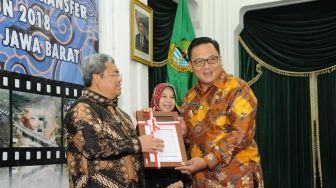 Aher Serahkan DIPA dan Dana Transfer ke Daerah serta Dana Desa