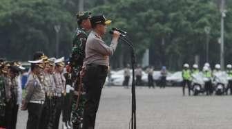 Apel Pasukan Operasi Lilin-2017 di Monumen Nasional (Monas), Jakarta, Kamis (21/12).