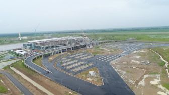 Jokowi Pastikan Bandara Kertajati Beroperasi Pertengahan 2018