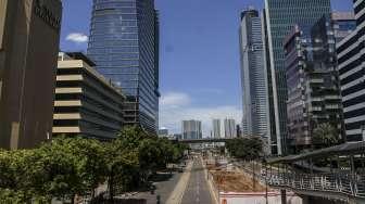 Idul Fitri Bikin Lengang, Begini Cara Kocak Warga Jakarta Nikmati Momen: Kemah di Jalan sampai Piknik di Jalur Busway