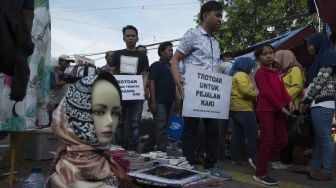 Sandiaga Ingin Jalan Jati Baru Ditutup Total, Anies Menolak