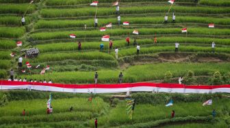 Festival digagas warga sekitar dan seniman.