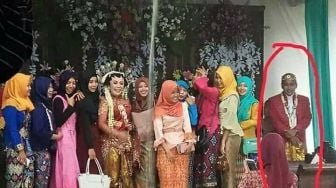 Viral! Pengantin Lelaki Ini Dicuekin Mempelai perempuan