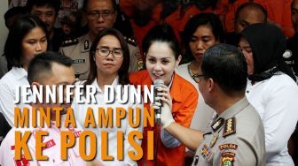 Detik-detik Jennifer Dunn Bersimpuh Minta Ampun pada Polisi