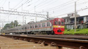 Suasana di Stasiun Manggarai, Jakarta, Jumat (5/1).