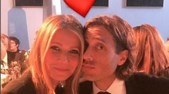 Gwyneth Paltrow Menikah dengan Produser Brad Falchuk