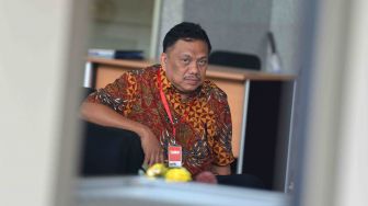 Gubernur Sulawesi Utara Olly Dondokambey menjalani pemeriksaan di gedung KPK, Jakarta, Selasa (9/1).