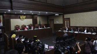 Terdakwa kasus korupsi e-KTP Setya Novanto menjalani sidang lanjutan di Pengadilan Tipikor, Jakarta Pusat, Kamis (11/1).