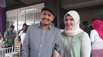 Netizen Minta Istri Indra Bekti Jual Mas Kawin, Nilainya Mencapai Rp40 Juta