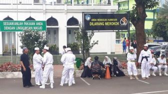 Kesal Akun Kelompoknya Diblokir, Ali al Athos dkk Mendemo Kantor Facebook Siang Ini