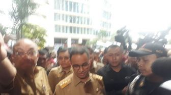 Anies Baswedan Datangi Tower 2 Gedung BEI yang Ambruk