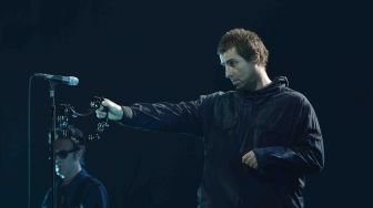 Mantan vokalis grup band Oasis, Liam Gallagher beraksi dalam konser musik bertajuk Liam Gallagher of OASIS World Tour 2018 di Ecovention Hall Ancol, Jakart, Minggu (14/1). 