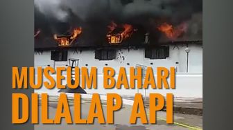 Detik-Detik Museum Bahari Dilalap Api