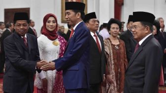 Jokowi Lantik Empat Pejabat Negara