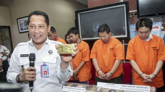 Badan Narkotika Nasional (BNN) Pusat bersama dengan BNNP Jawa Tengah merilis hasil Tindak Pidana Pencucian Uang (TPPU) dari bisnis narkotika yang melibatkan Kepala Rutan Kelas II B Purworejo, Jawa Tengah Cahyono Adhi Satriyanto alias (42), di Jakarta, Rabu (17/1)