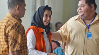 Bupati nonaktif Kutai Kartanegara Rita Widyasari menjalani pemeriksaan di gedung KPK Jakarta, Jumat (19/1).