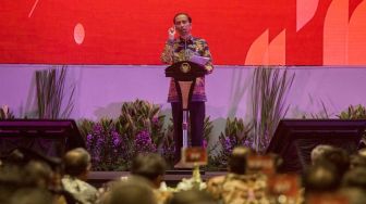 Jokowi: Biarin yang Pilkada, yang Ekonomi Harus Tetap Jalan