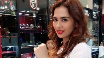 Wawancara: Jarang Tampil, Kemana Saja Cathrine Wilson?