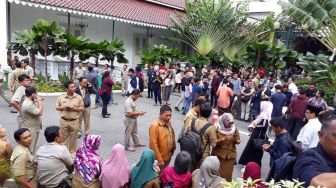 Kumpulan Berita Gempa Jakarta Daftar 3 Gempa Besar Jakarta Tewaskan Puluhan Orang Ribuan Orang Luka Bangunan Hancur