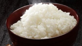 Koki Bule Punya Tips Masak Nasi agar Matang Sempurna, Gimana Caranya?