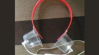 Simak! Trik Sulap Earphone Jadi Headphone Ini Bikin Kagum