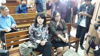 Veronica Cuma Titip Surat Lewat Adik Ahok, Sidang Ditunda