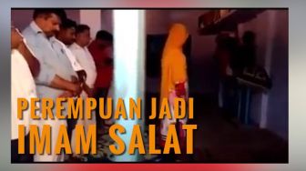 Heboh, Perempuan Pimpin Salat Jamaah Lelaki