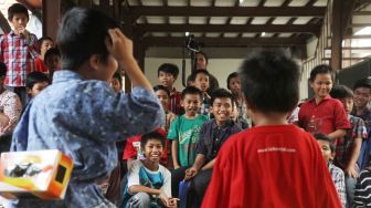 Redaksi suara.com mengunjungi panti asuhan Desa Putera di Jakarta, Jumat, (2/2).