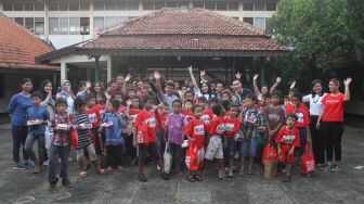 Redaksi suara.com mengunjungi panti asuhan Desa Putera di Jakarta, Jumat, (2/2).