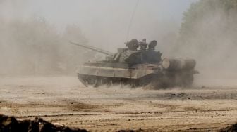 Warga Ceko Patungan Beli Tank untuk Pasukan Ukraina