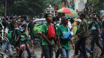 Persebaya Surabaya vs PSMS Medan, Bonek Serbu Stadion Manahan