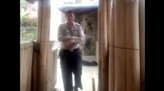 Kocak! Video Viral Aksi Polisi Joget ala Michael Jackson