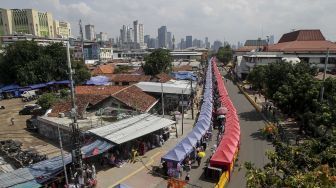 Praktik Sewa Tenda PKL Tanah Abang