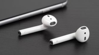 Tertelan hingga Keluar lewat Feses, AirPod Pria Ini Masih Bisa Dipakai