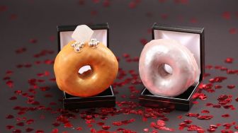 Donat Spesial Valentine Ini Didesain Menyerupai Cincin Pernikahan