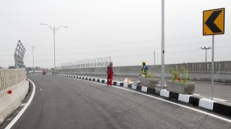 Proyek pembangunan Flyover Cipinang Lontar Timur telah selesai, Jakarta, Jumat (23/2). 