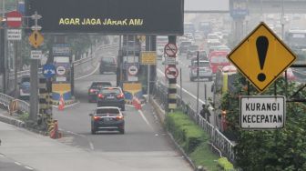 Sabtu Sore, Gerbang Tol Cikampek Terpantau Normal