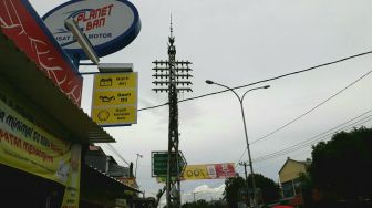 Tiang Telepon Peninggalan Belanda Masih Berdiri Kokoh di Depok