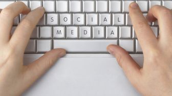 Orangtua Harus Tahu, Ini Dampak Media Sosial Pada Remaja