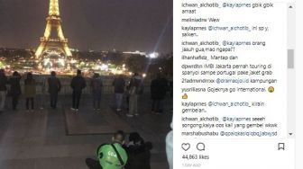 Wih, Ada Gojek Nongkrong di Menara Eiffel