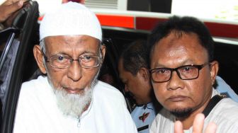 Usai Bebas, Abu Bakar Baasyir Pilih Main Bareng Cucu Ketimbang Terima Tamu