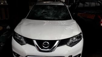 Begini Penampakan Mobil X-Trail Usai Diamuk Driver Ojol di Senen