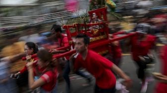 Karnaval Nusantara Cap Go Meh 2018 berlangsung di kawasan Glodok, Jakarta, Minggu (4/3/2018) [Suara.com/Kurniawan Mas'ud]