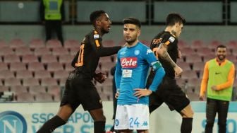 Stadion Sepi, Suporter Kena Semprot Presiden Napoli