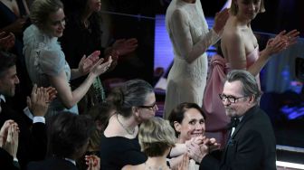 Aktor Gary Oldman menjadi aktor terbaik dalam ajang penghargaan Academy Awards ke-90 atau Oscar 2018 yang diselenggarakan di Dolby Theatre, Los Angeles, pada Minggu (4/3).