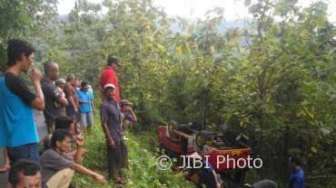 KECELAKAAN WONOGIRI : Habis Ngantar Rombongan Pembesuk Orang Sakit, Angkudes Terjun ke Jurang