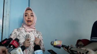 5 Gaya Kasual Salmafina Sunan setelah Lepas Hijab