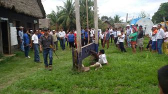 Wali Kota Ini Dihukum Pasung oleh Warga karena Tak Becus Melayani